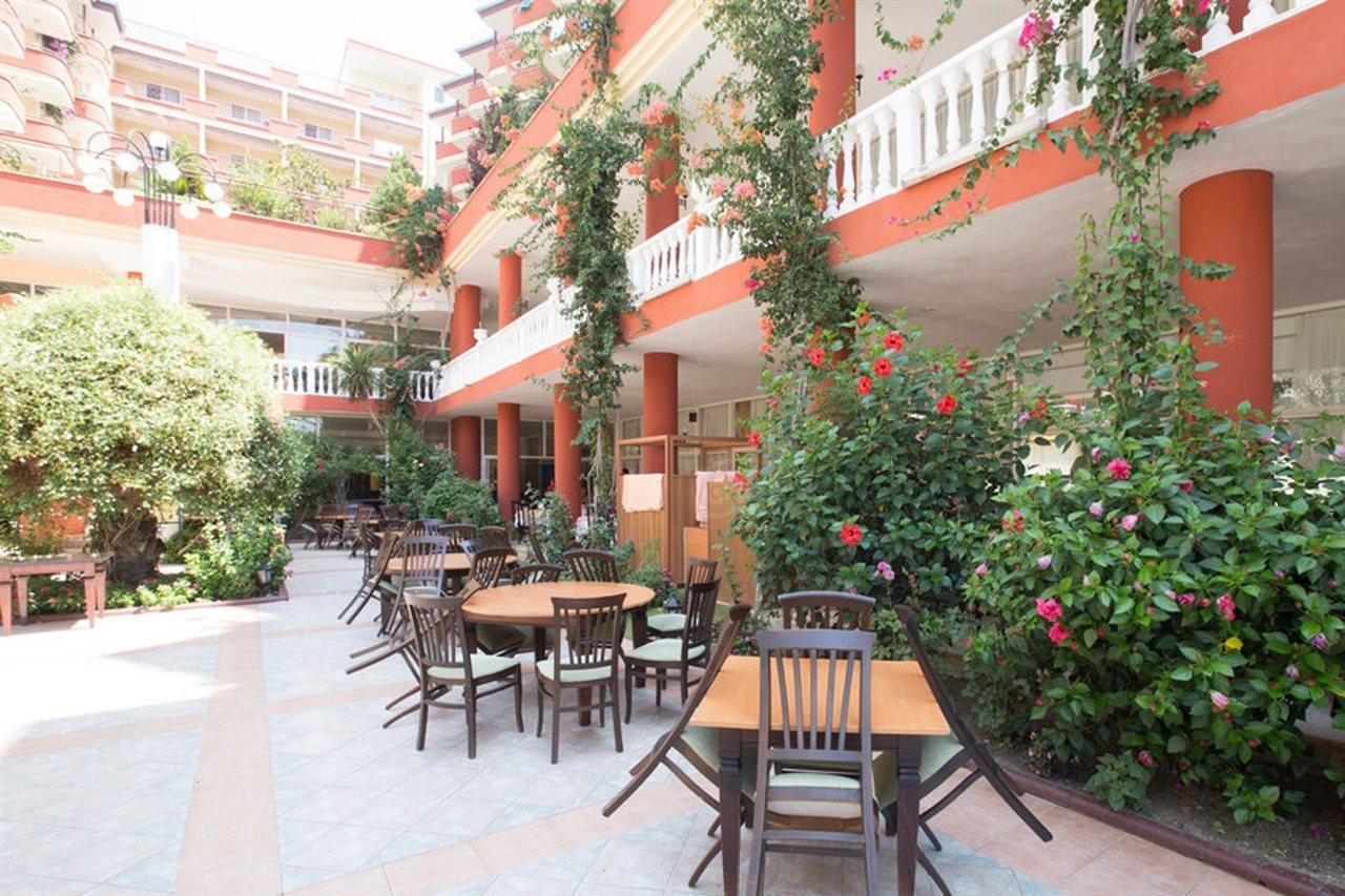 Otel Holiday Park Resort