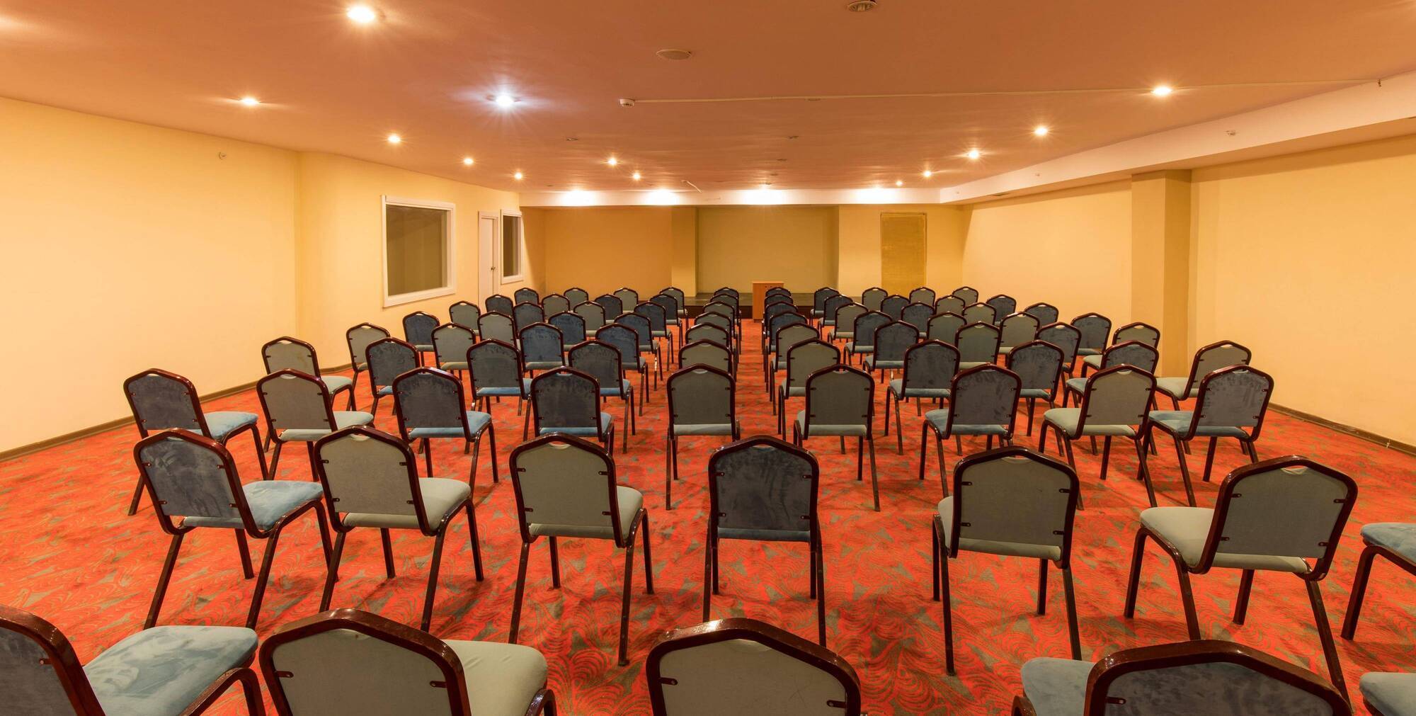 Otel Holiday Park Resort 5*